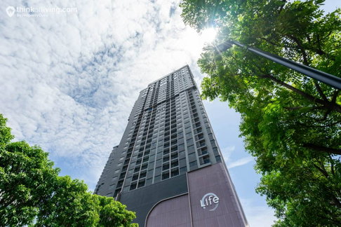 1 ห้องนอน | 1 ห้องน้ำ | MRT Queen Sirikit National Convention Centre | 40 ตร.ม. | 30,000 บาท/เดือน | ชั้น 33 — Life Rama 4 - Asoke กรุงเทพฯ
