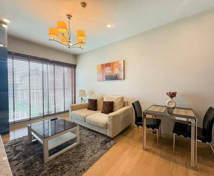 1Bed | 1Bath | BTS Phrom Phong | 48sqm | THB 32,000/mo | Fl.17 — Noble Refine Bangkok