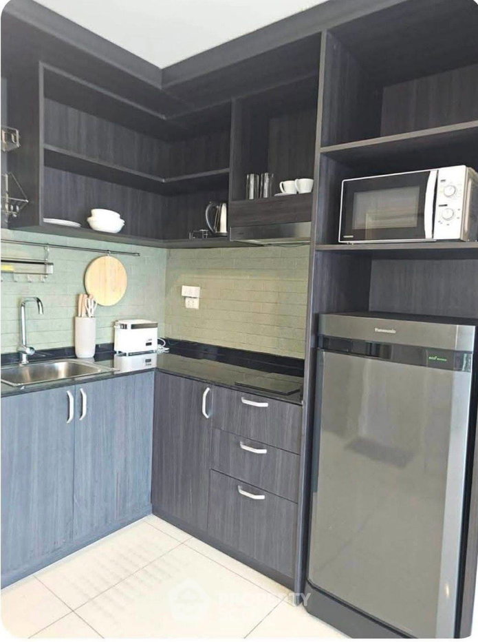 picture Studio Condo at New Nordic Atrium close to Phratamnak (ID 3260453) - 12/13