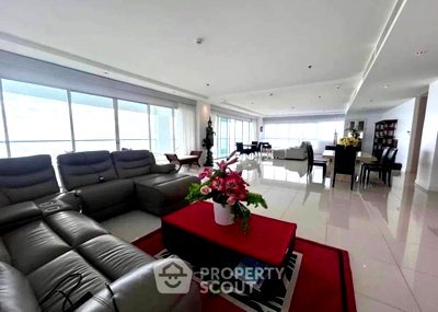 Condos for rent : 330-Sqm 4-BR Ocean Marina Yacht Club Condominium Pattaya (ID 3260396)