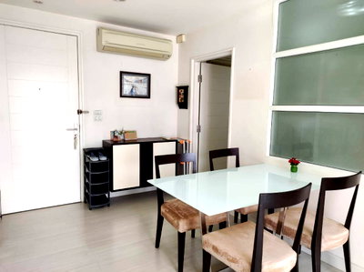 คอนโดให้เช่า : 2 ห้องนอน | 2 ห้องน้ำ | BTS Krung Thon Buri | 72 ตร.ม. | 28,000 บาท/เดือน | ชั้น 4 — The Bangkok Sathorn-Taksin กรุงเทพฯ