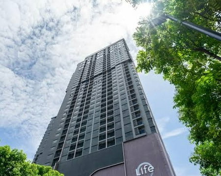 2 ห้องนอน | 1 ห้องน้ำ | MRT Queen Sirikit National Convention Centre | 48 ตร.ม. | 40,000 บาท/เดือน | ชั้น 34 — Life Rama 4 - Asoke กรุงเทพฯ