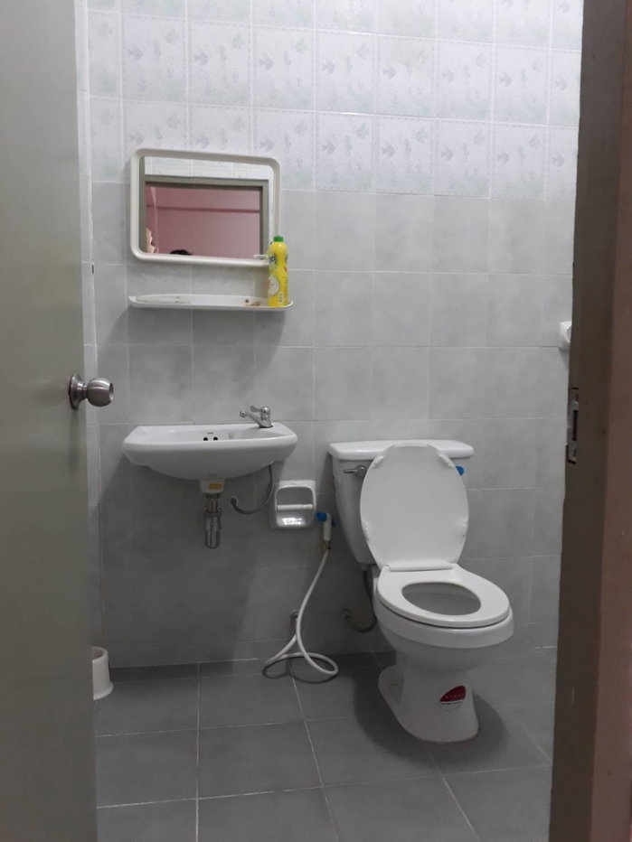picture Two-story townhome for rent in Baan Suan Chatuchak. - 4/9