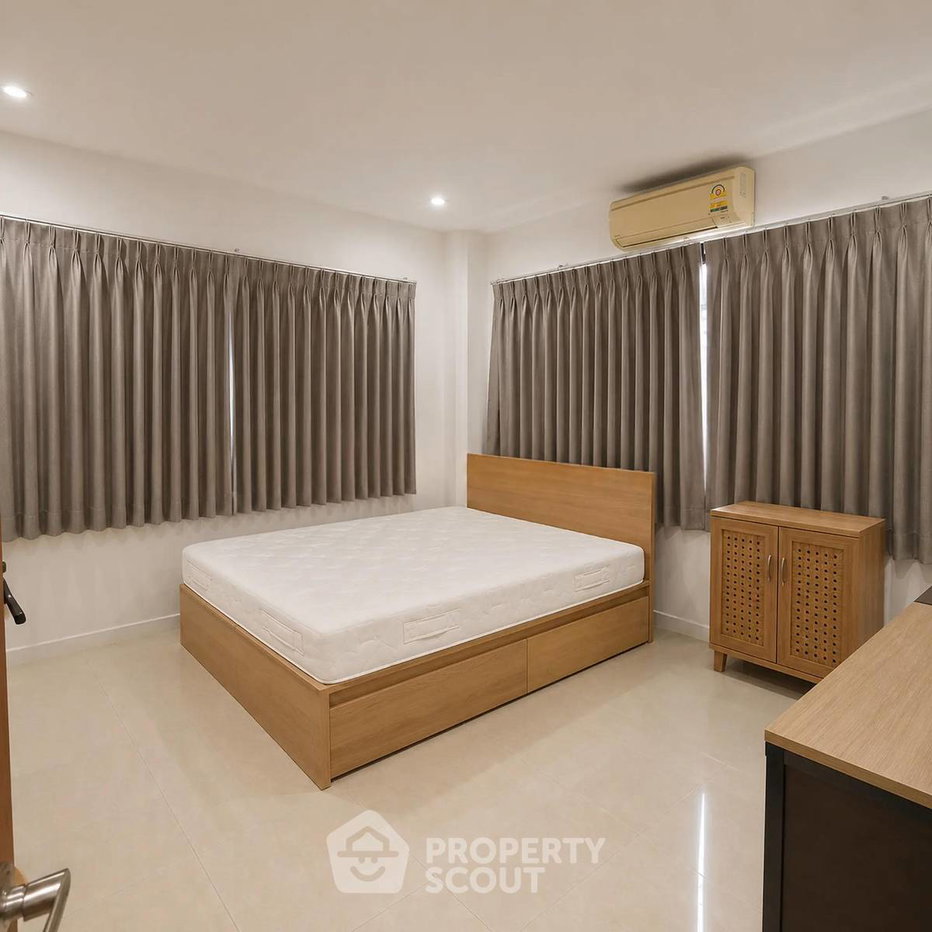 picture Spacious 6-BR House 350 Sqm In Tha Raeng, Bang Khen (ID 3253640) - 16/42