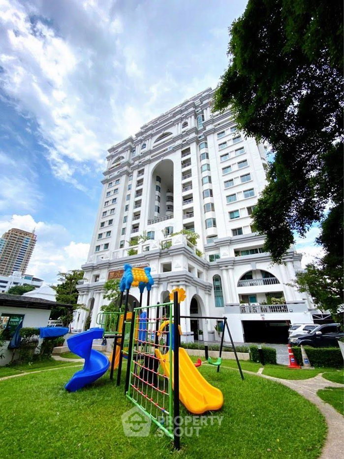 picture Large 5-BR 270 Sqm, Royal Castle Sukhumvit, BTS Phrom Phong (ID 1330026) - 10/25