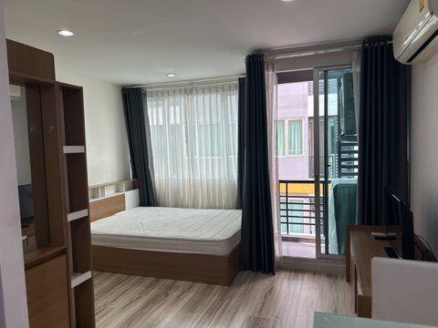 1 ห้องนอน | 1 ห้องน้ำ | MRT Bang Rak Yai | 25 ตร.ม. | 6,000 บาท/เดือน | ชั้น 7 — Sammakorn S9 กรุงเทพฯ