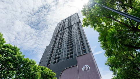 1 ห้องนอน | 1 ห้องน้ำ | MRT Queen Sirikit National Convention Centre | 33 ตร.ม. | 26,000 บาท/เดือน | ชั้น 12 — Life Rama 4 - Asoke กรุงเทพฯ