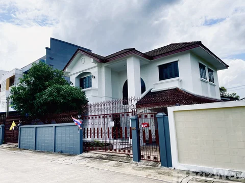 บ้านเดี่ยวให้เช่า 4 ห้องนอน ใน วังทองหลาง, กรุงเทพมหานคร 5570140