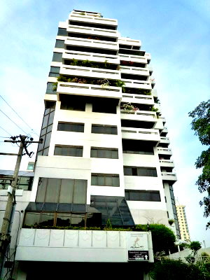 คอนโดให้เช่า : 2 ห้องนอน | 2 ห้องน้ำ | MRT Sukhumvit | 120 ตร.ม. | 85,000 บาท/เดือน | ชั้น 7 — Sukhumvit House กรุงเทพฯ