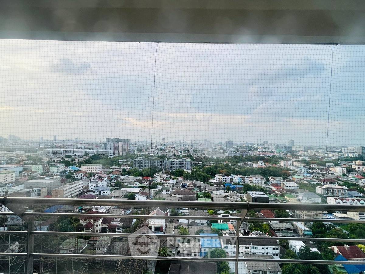 picture 2-BR Condo at Sarin Place Condominium near BTS Ratchayothin (ID 3152039) - 3/10