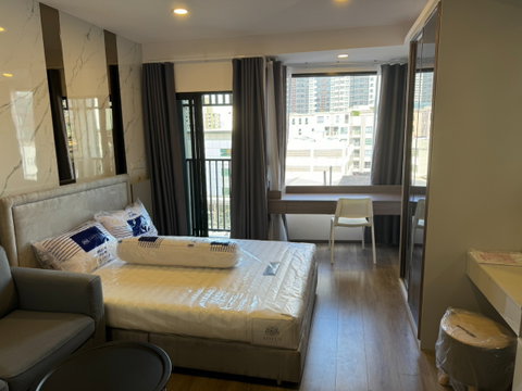 1 ห้องนอน | 1 ห้องน้ำ | MRT Huai Khwang | 27 ตร.ม. | 18,000 บาท/เดือน | ชั้น 6 — Soho Bangkok Ratchada กรุงเทพฯ