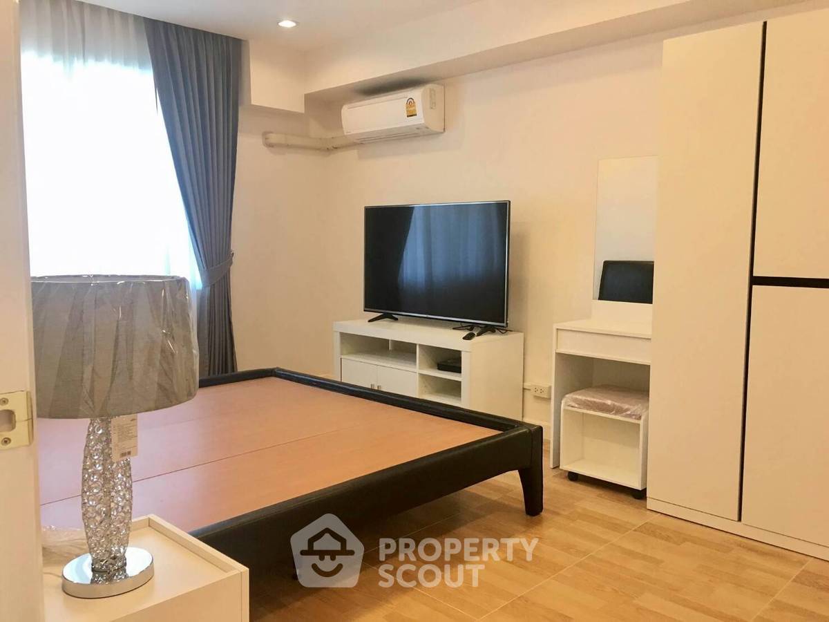 picture 3-BR 140 Sqm Royal Castle Sukhumvit Near BTS Phrom Phong (ID 886661) - 10/11