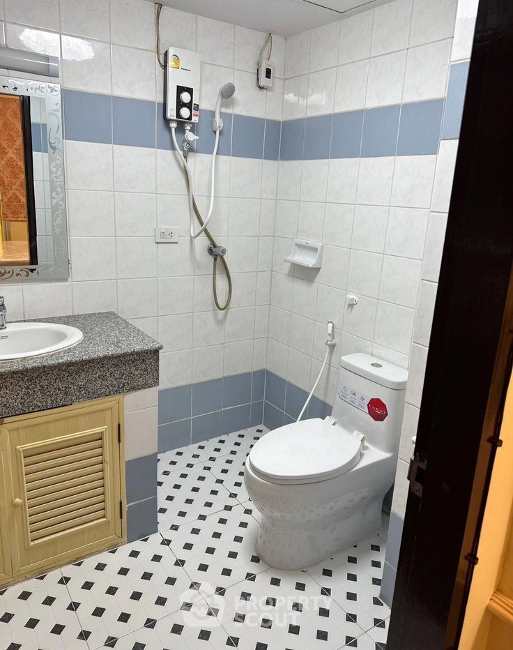 picture Large 5-BR 270 Sqm, Royal Castle Sukhumvit, BTS Phrom Phong (ID 1330026) - 16/25