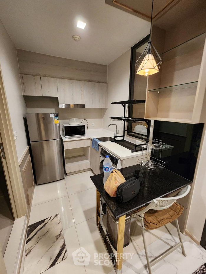 picture 1-BR Life One Wireless Near BTS Phloen Chit (ID 3260251) - 5/11