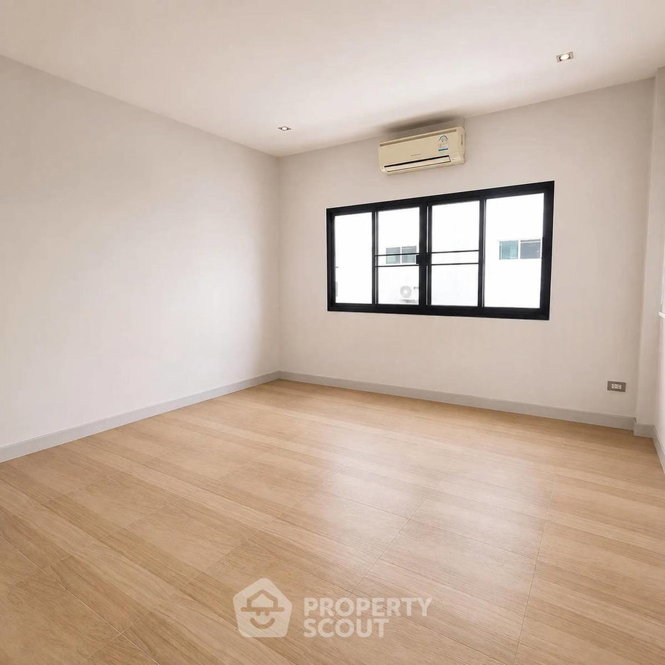 picture Spacious 6-BR House 350 Sqm In Tha Raeng, Bang Khen (ID 3253640) - 33/42