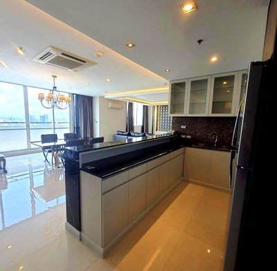 คอนโดให้เช่า : 3 ห้องนอน | 4 ห้องน้ำ | MRT Sutthisan | 300 ตร.ม. | 130,000 บาท/เดือน | ชั้น 26 — The Four Wings Residence Srinakarin กรุงเทพฯ