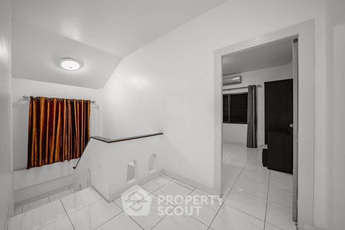 รูป วิลล่า 4 ห้องนอน 360 ตร.ม. ทำเลพัทยาตะวันออก (ID 3263517) - รูปที่ 16/35