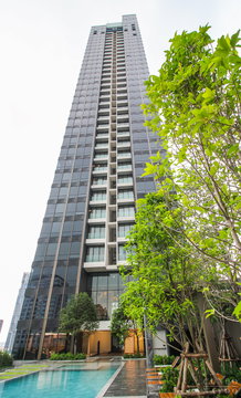 1 ห้องนอน | 1 ห้องน้ำ | BTS Saphan Mai | 30 ตร.ม. | 10,000 บาท/เดือน | ชั้น 4 — The Esse Sukhumvit 36 กรุงเทพฯ