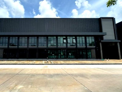 โรงงานให้เช่า : ให้เช่าโกดังพร้อมสำนักงาน สร้างใหม่ โครงการ EZDC เทพารักษ์ กม.24 / พื้นที่ 1,200 ตารางเมตร และ พื้นที่ 2,400 ตารางเมตร / รถเทรลเลอร์ เข้าออกได้