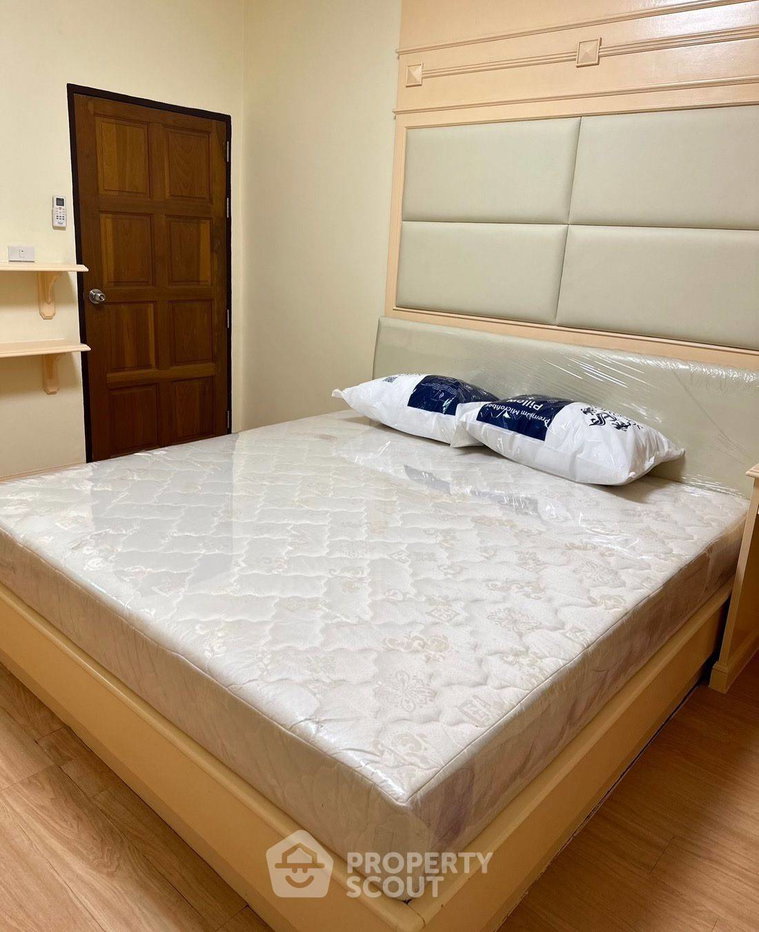 picture Large 5-BR 270 Sqm, Royal Castle Sukhumvit, BTS Phrom Phong (ID 1330026) - 13/25