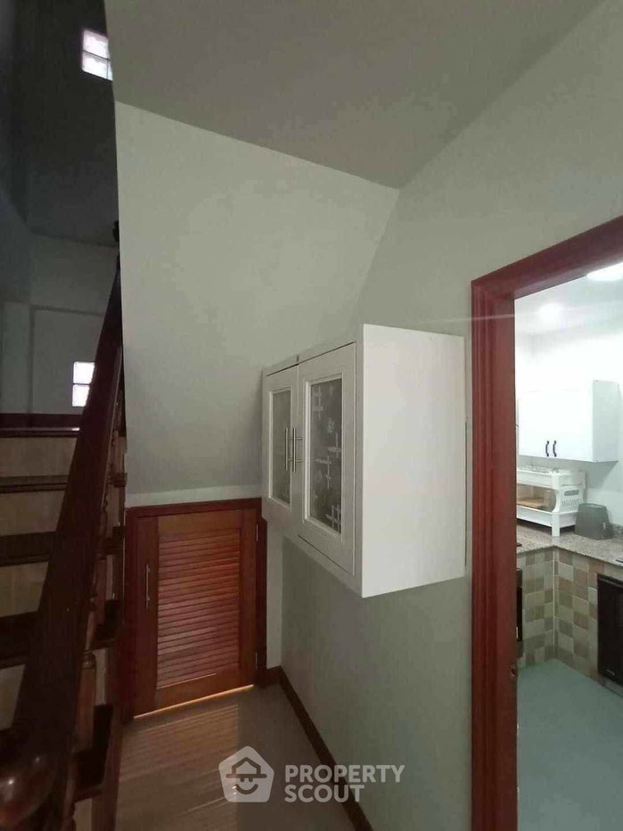 รูป บ้าน 3 ห้องนอน พื้นที่ 204 ตร.ม. ให้เช่าในพัทยาตะวันออก (ID 3263723) - รูปที่ 19/19