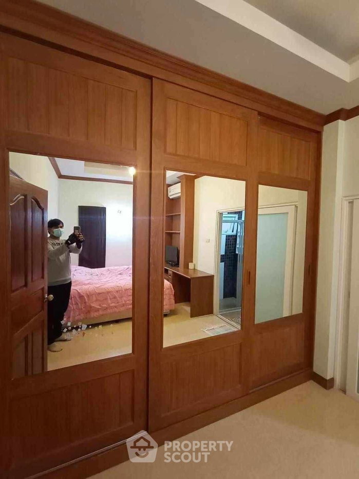รูป บ้าน 3 ห้องนอน พื้นที่ 204 ตร.ม. ให้เช่าในพัทยาตะวันออก (ID 3263723) - รูปที่ 9/19