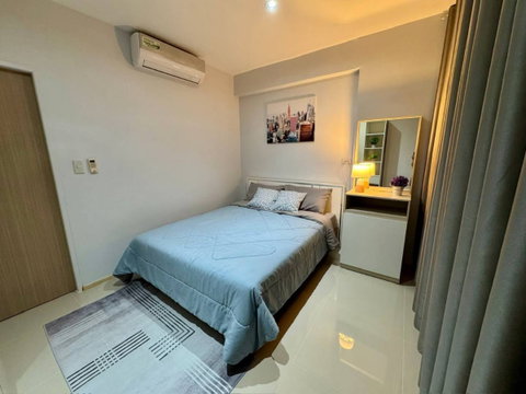2 ห้องนอน | 1 ห้องน้ำ | MRT Phra Ram 9 | 72 ตร.ม. | 30,000 บาท/เดือน | ชั้น 12 — Siam Condominium กรุงเทพฯ