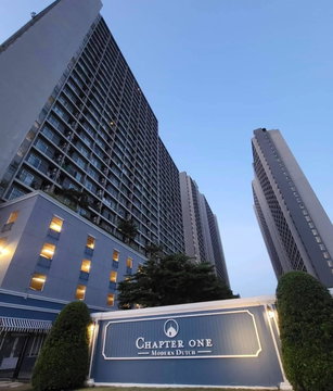 1 ห้องนอน | 1 ห้องน้ำ | BTS Saphan Taksin | 30 ตร.ม. | 9,000 บาท/เดือน | ชั้น 27 — Chapter One Modern Dutch กรุงเทพฯ