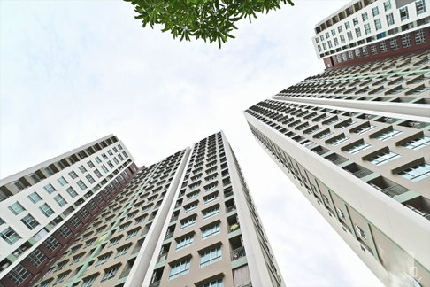 2 ห้องนอน | 2 ห้องน้ำ | MRT Phra Ram 9 | 72 ตร.ม. | 27,000 บาท/เดือน | ชั้น 10 — Lumpini Place Rama 9 กรุงเทพฯ