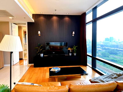 Condos for rent : 2Bed | 2Bath | MRT Phetchaburi | 82sqm | THB 75,000/mo | Fl.18 — Circle Living Prototype Bangkok
