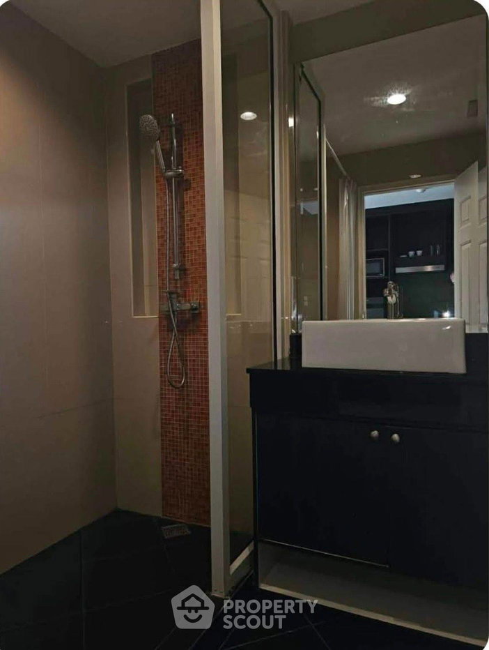 picture Studio Condo at New Nordic Atrium close to Phratamnak (ID 3260453) - 10/13