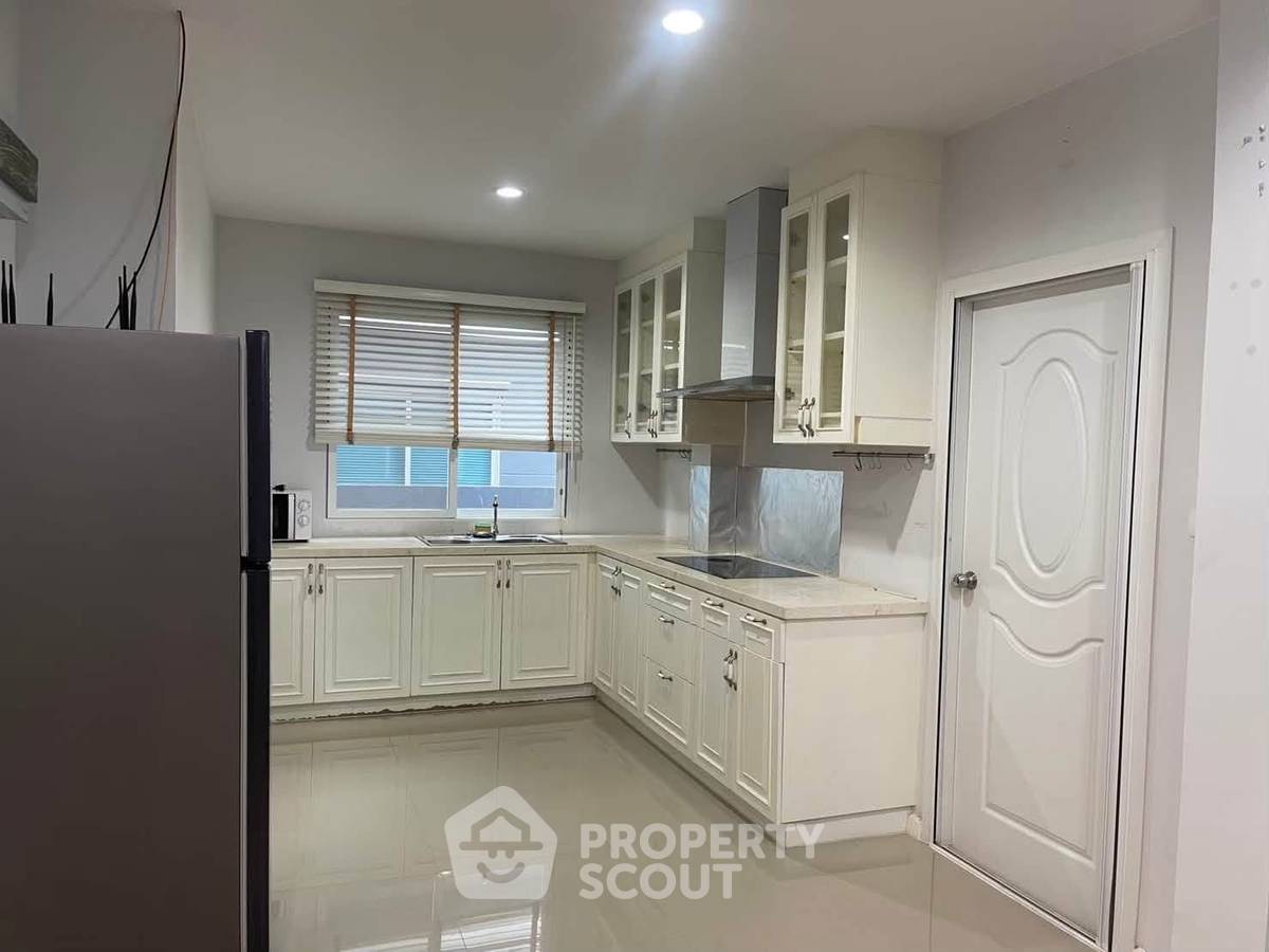 รูป บ้าน 3-ห้องนอน ที่ วินสตัน วิลเลจ พัทยา ใกล้ พัทยาตะวันออก (ID 3262978) - รูปที่ 4/13
