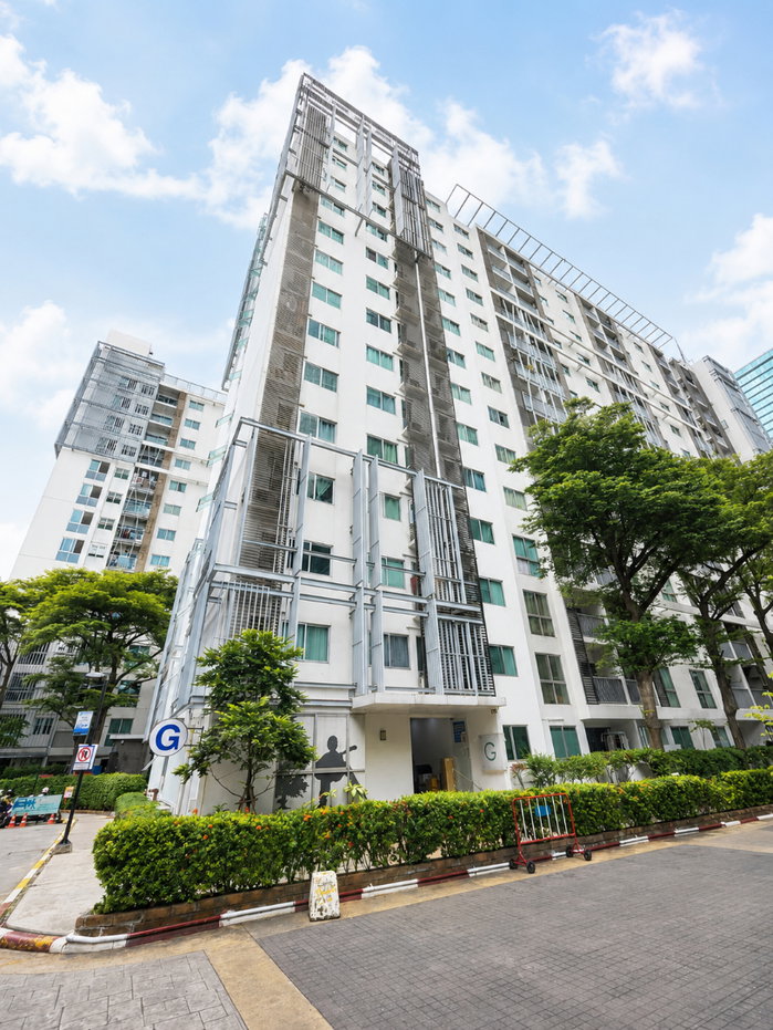 picture 🔥 Condo in the Asoke-Ratchada area – only 1.58 million Baht! 🔥 a space Asoke-Ratchada (South Tower) 🚆 MRT Phra Ram 9 - 9/11