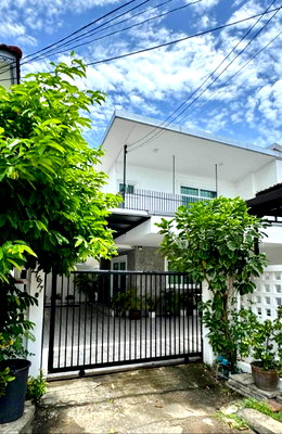 Houses for rent Bangkok : House for Rent!  Sammakorn Village (Ramkhamhaeng 112)  Fully furnished, ready to move in, pet-friendly.