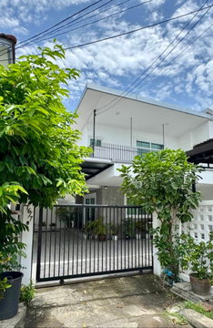 House for Rent!  Sammakorn Village (Ramkhamhaeng 112)  Fully furnished, ready to move in, pet-friendly.