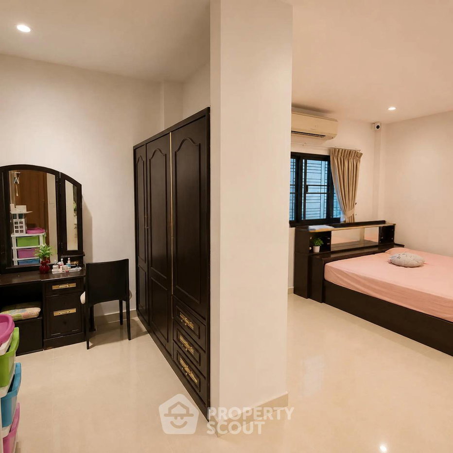 picture Spacious 6-BR House 350 Sqm In Tha Raeng, Bang Khen (ID 3253640) - 21/42