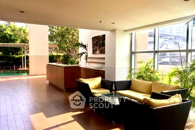Condos for rent : 1-BR Condo at Villa Sathorn near BTS Krung Thon Buri (ID 320601)