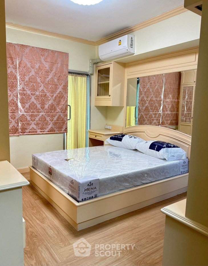picture Large 5-BR 270 Sqm, Royal Castle Sukhumvit, BTS Phrom Phong (ID 1330026) - 15/25