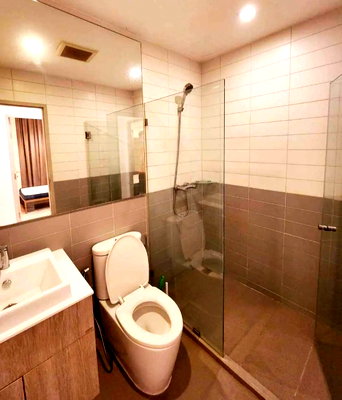 คอนโดให้เช่า : 2 ห้องนอน | 2 ห้องน้ำ | BTS Krung Thon Buri | 52 ตร.ม. | 28,000 บาท/เดือน | ชั้น 10 — Ideo Mobi Sathorn กรุงเทพฯ