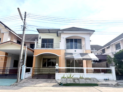 บ้านเดี่ยวให้เช่า : ให้เช่าบ้านเดี่ยว 2 ชั้น ทำเลดี เดินทางสะดวกติดถนนสุขุมวิท หมู่บ้านณิชาดา ใกล้ตลาดนัดจตุจักร 