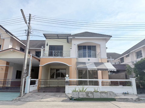 ให้เช่าบ้านเดี่ยว 2 ชั้น ทำเลดี เดินทางสะดวกติดถนนสุขุมวิท หมู่บ้านณิชาดา ใกล้ตลาดนัดจตุจักร 