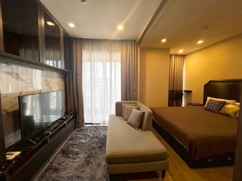 1 ห้องนอน | 1 ห้องน้ำ | BTS Nana | 35 ตร.ม. | 32,000 บาท/เดือน | ชั้น 11 — Ashton Asoke กรุงเทพฯ