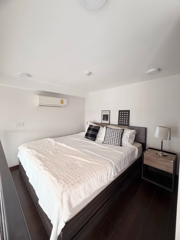 รูป *** ให้เช่าคอนโด : ซี เอกมัย Duplex ห้องสวย เฟอร์ครบ  เพดานสูง วิวเมือง (C Ekkamai) *** - รูปที่ 1/10