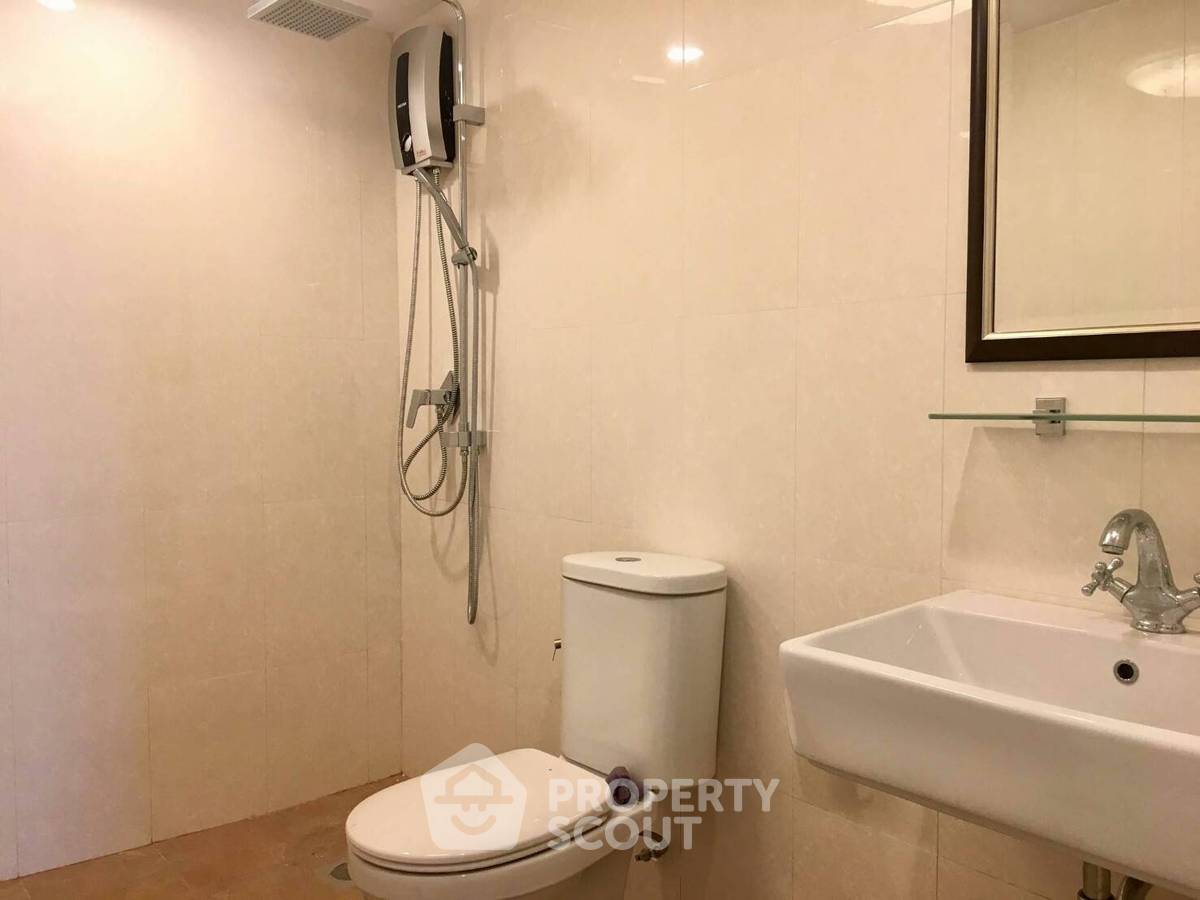 picture 3-BR 140 Sqm Royal Castle Sukhumvit Near BTS Phrom Phong (ID 886661) - 3/11