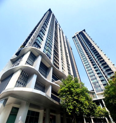 คอนโดให้เช่า : 1 ห้องนอน | 1 ห้องน้ำ | MRT Huai Khwang | 32 ตร.ม. | 16,000 บาท/เดือน | ชั้น 30 — Life Ratchadapisek กรุงเทพฯ