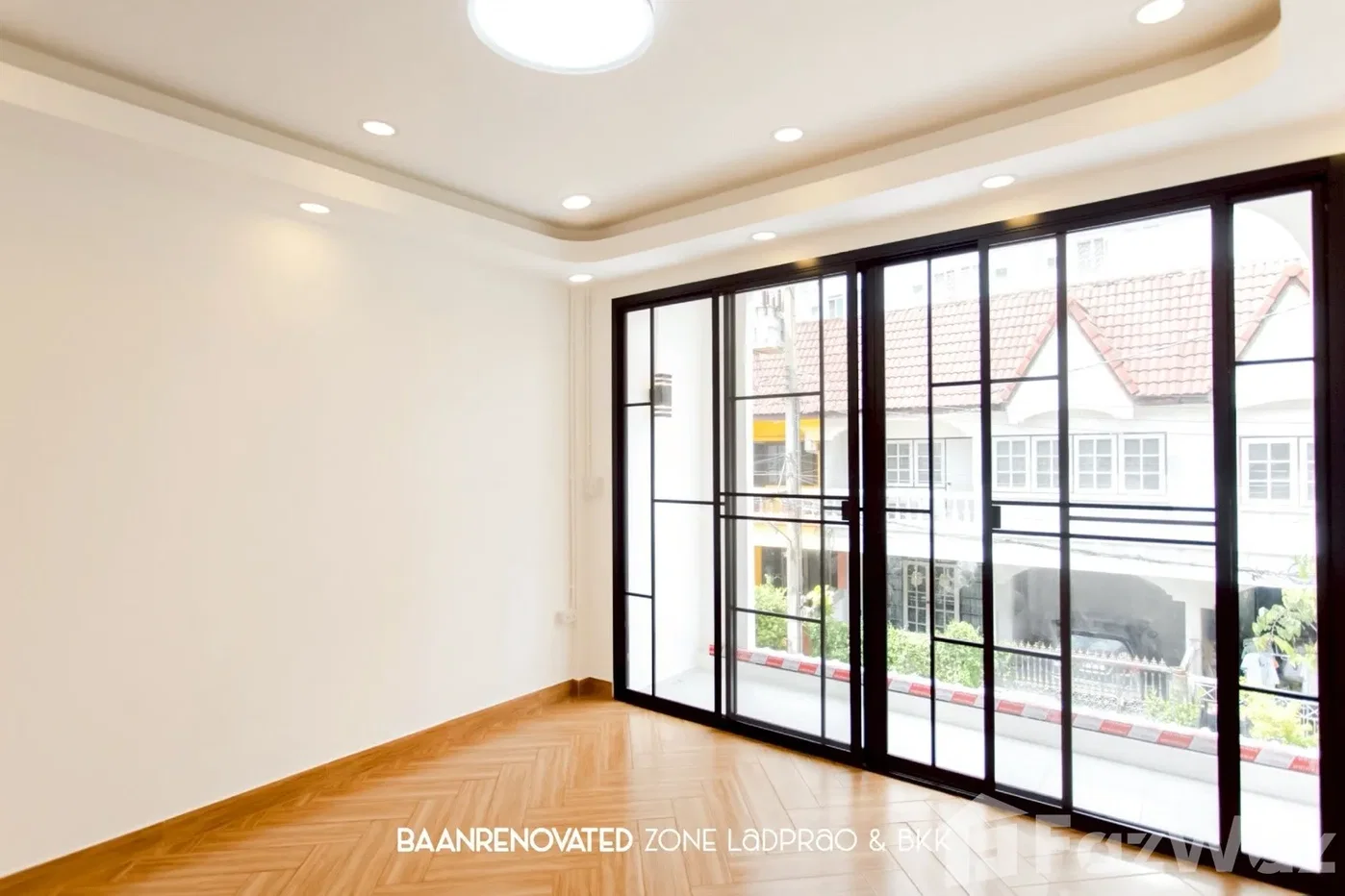 picture Beautifully Renovated | Bright & Functional Layout 6744437 - 3/11
