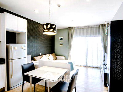 Condos for rent : 200m To BTS Ekkamai | 15th-Floor 1-BR Noble Reveal Ekamai (ID 3260809)