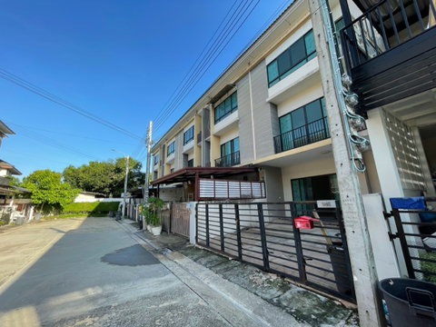 ขายทาวน์โฮม 3 ชั้น หมู่บ้าน The Connect U3 ซ.เฉลิมพระเกียรติ 67
