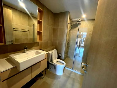 คอนโดให้เช่า : 1 ห้องนอน | 1 ห้องน้ำ | MRT Lumphini | 39 ตร.ม. | 18,000 บาท/เดือน | ชั้น 8 — The Shade Condo Sathorn 1 กรุงเทพฯ