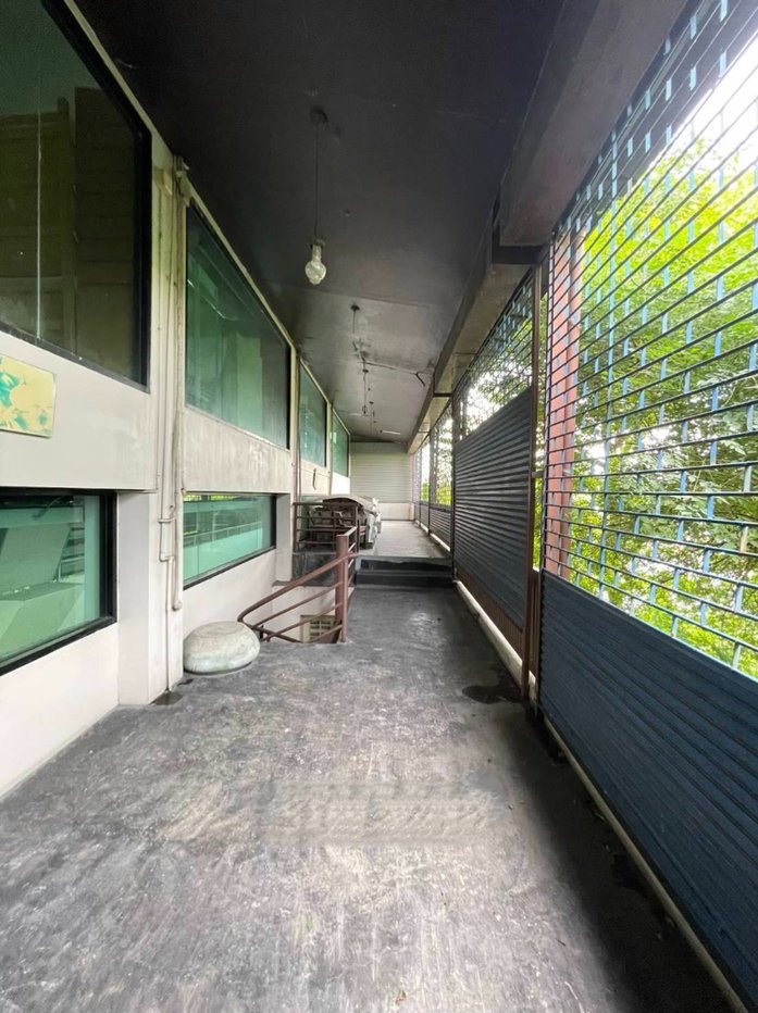 รูป ขายอาคารพาณิชย์ ขนาดใหญ่ 3 ชั้นครึ่ง 7คูหา 128.40 ตรว. ตรงข้ามมหาวิทยาลัยสุโขทัยธรรมาธิราช - รูปที่ 8/9